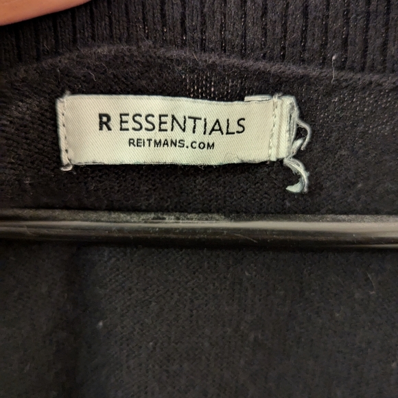 💵2/20$ bundle and save💵 Reitmans| V-Neck Long Sleeve Shirt - Picture 4 of 8